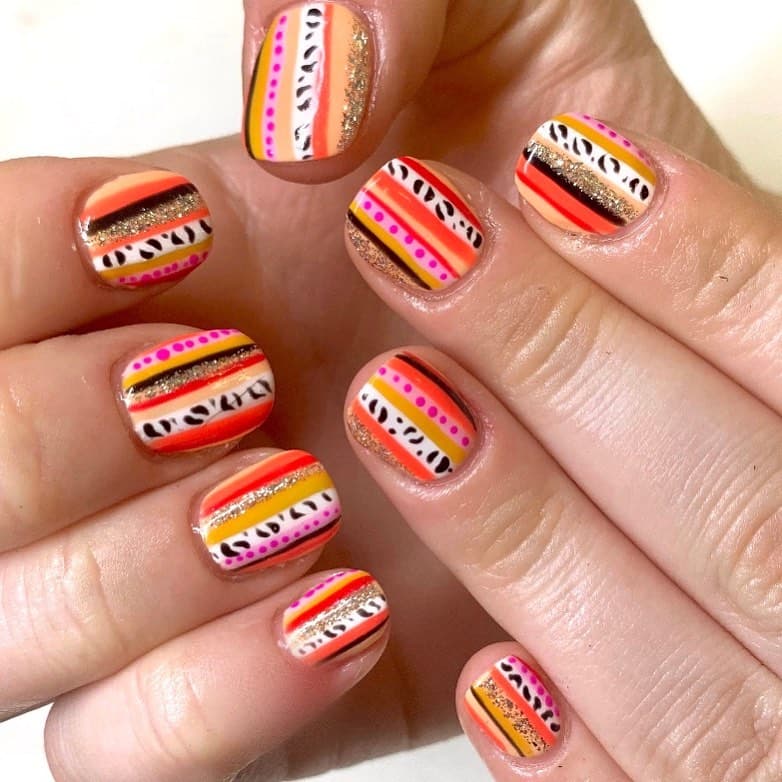 20 Stunning Designs For Short Acrylic Nails In All Shapes