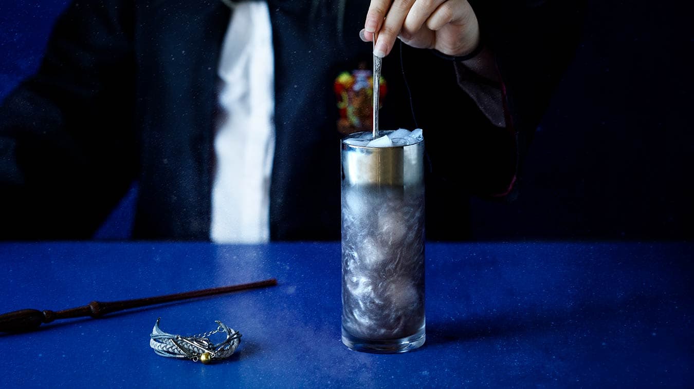 20 Super Cool Halloween Cocktails To Scare The Monsters Away