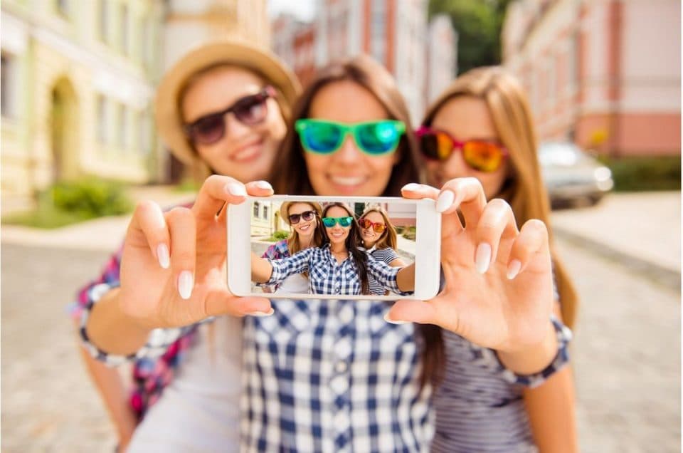 Best Friend Captions – How to Celebrate Friendship on Instagram
