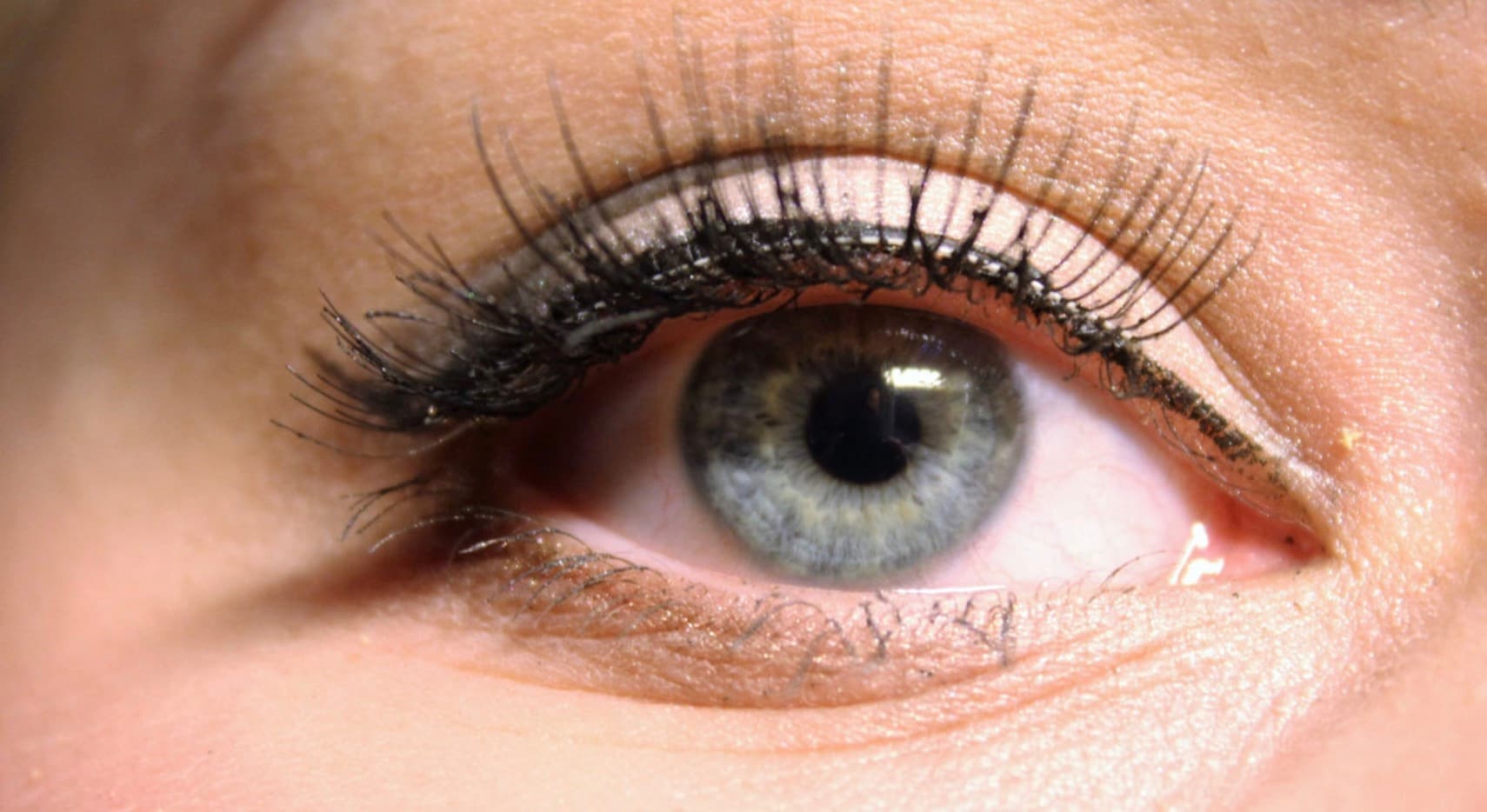 Tips When Buying Prosthetic Fake Eyebrows