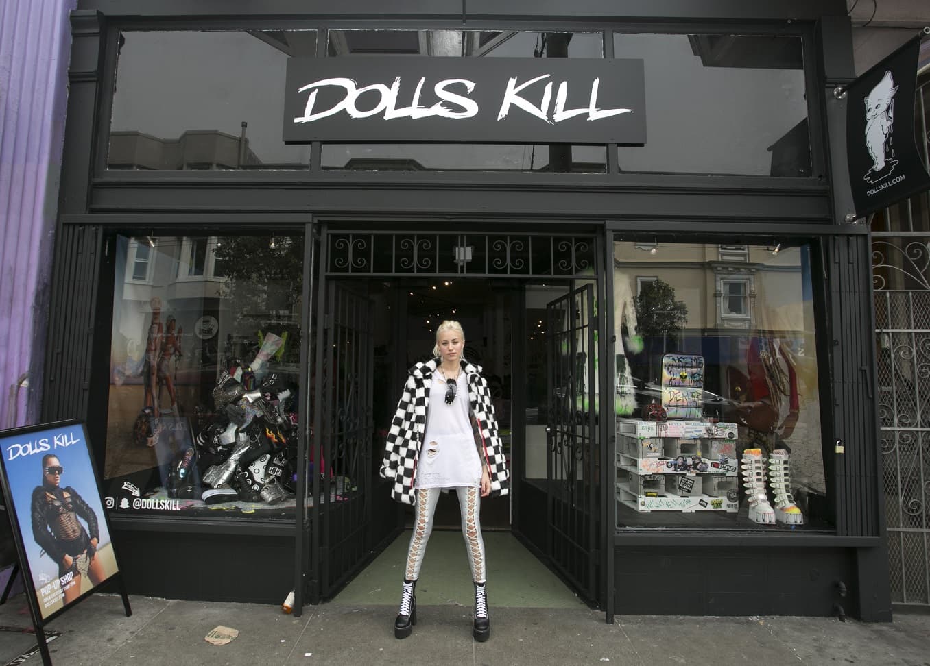 Stores Like Dolls Kill – Where So Get Edgy And Alternative Clothes?