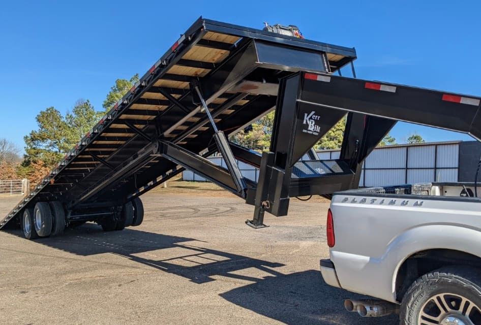 Maximizing the Versatility of Enclosed Gooseneck Trailers: From Car Hauling to Equipment Transport