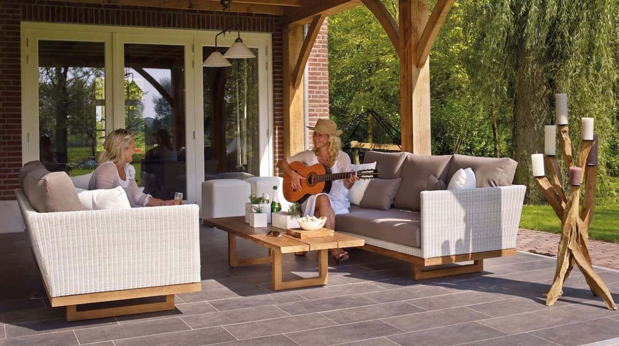 How to Create a Cozy Patio You’ll Love Spending Time On