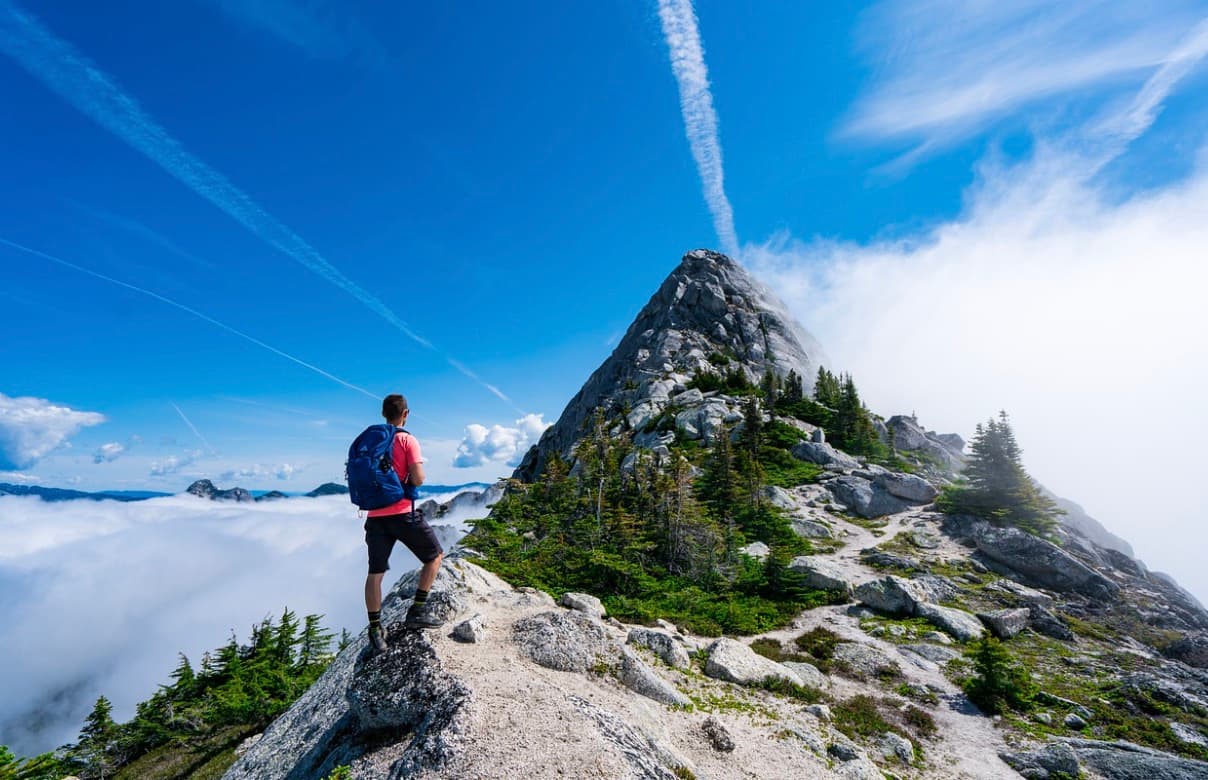 The Art of Travel Enrichment: How Hiking Redefines Your Journeys