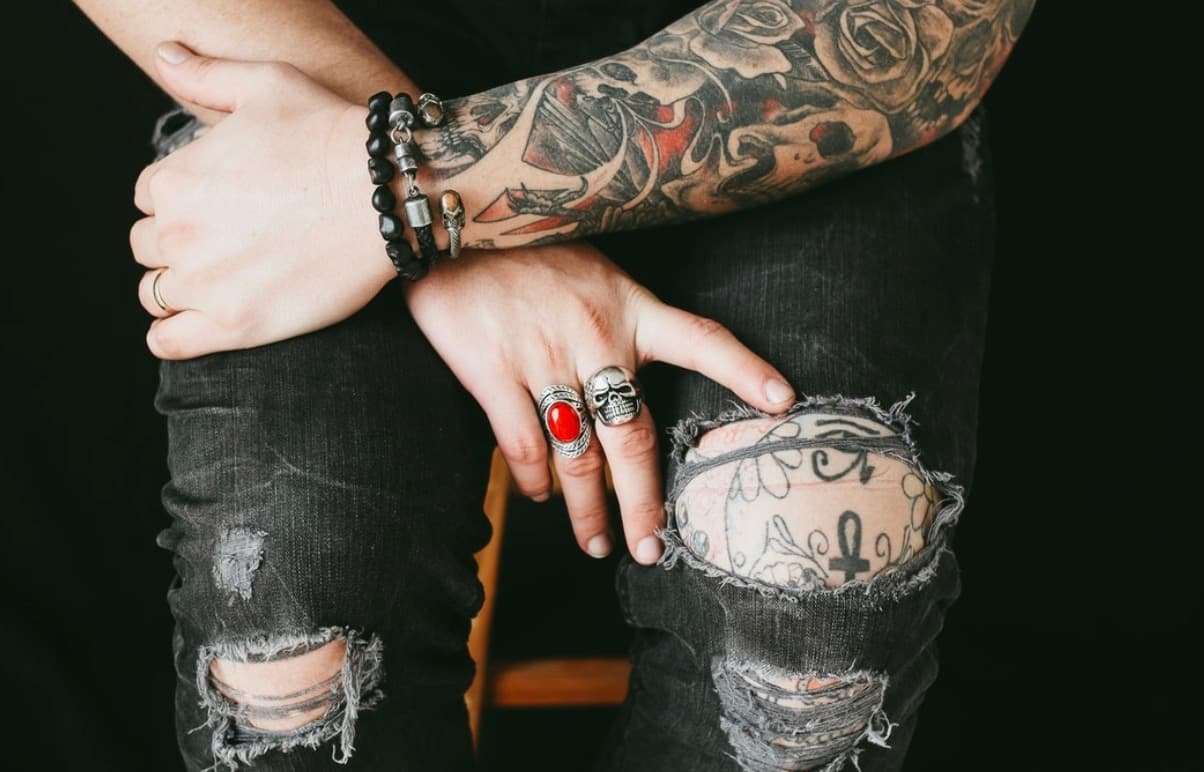 Top 5 Stunning Skull and Flower Tattoo Designs