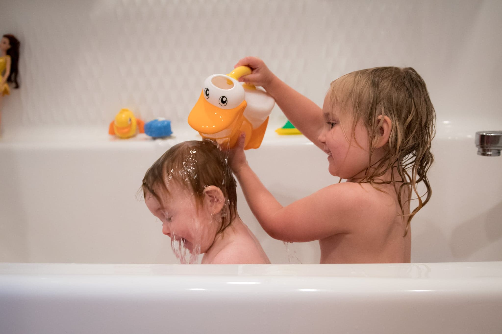20 Clever Tips And Hacks For Easier Bath Time