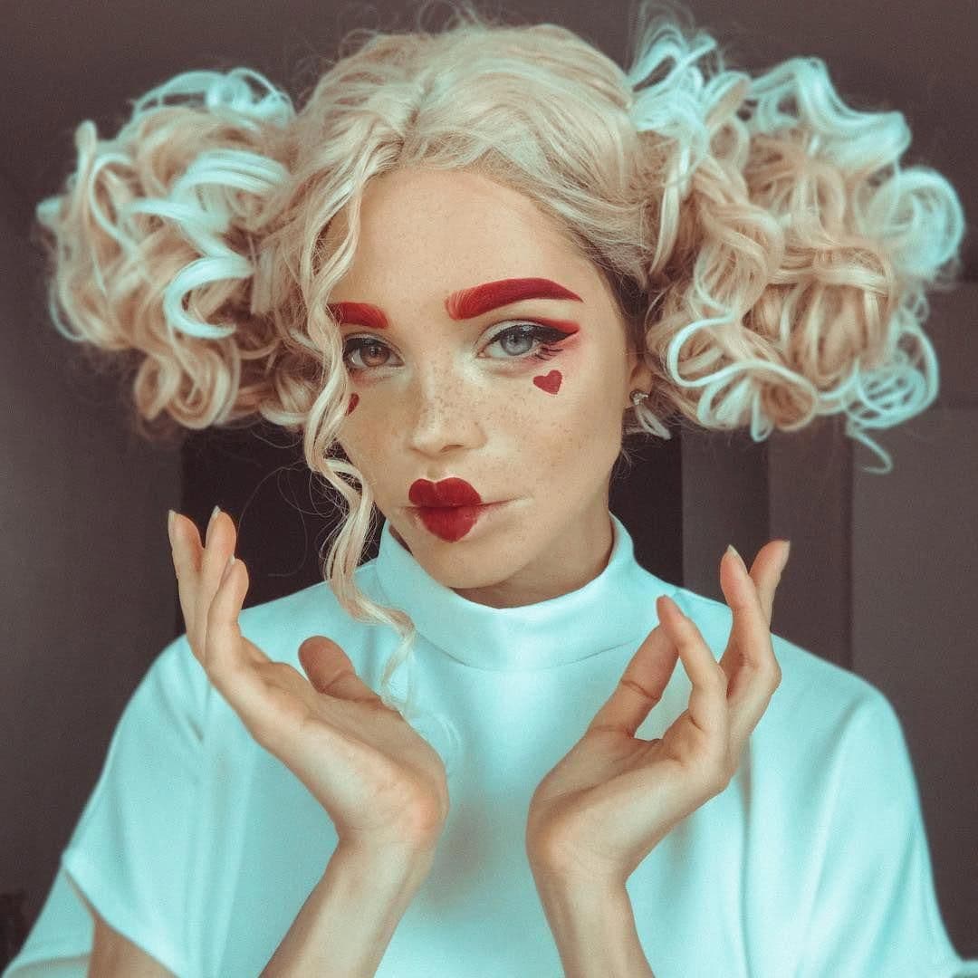 26 Cool But Obscure Halloween Makeup Ideas