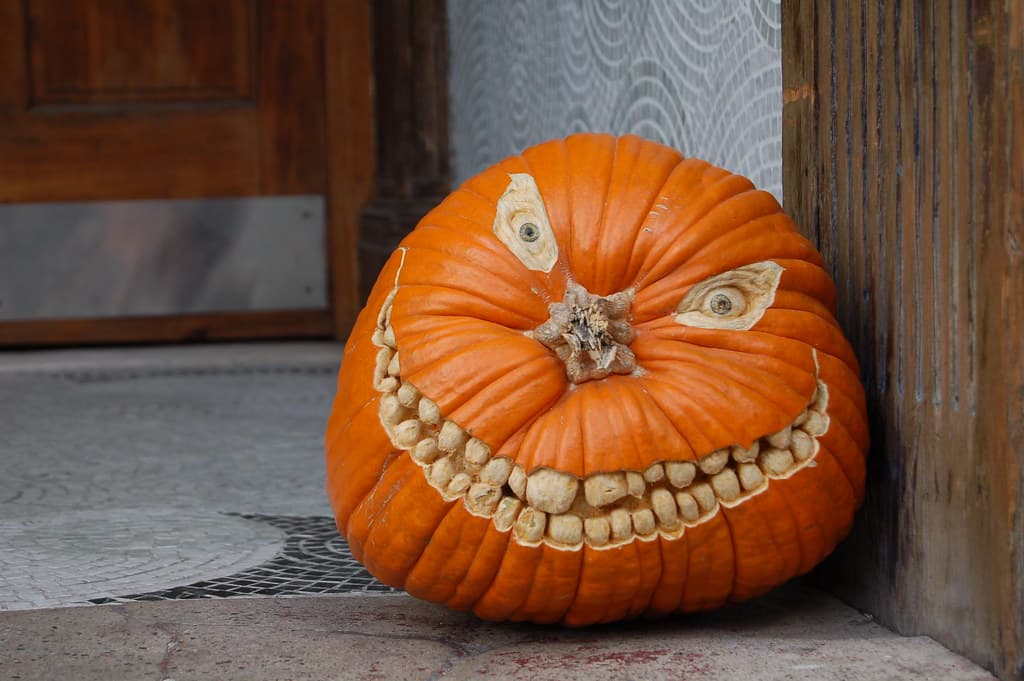 21 Hauntingly Good Carved Pumpkin Ideas