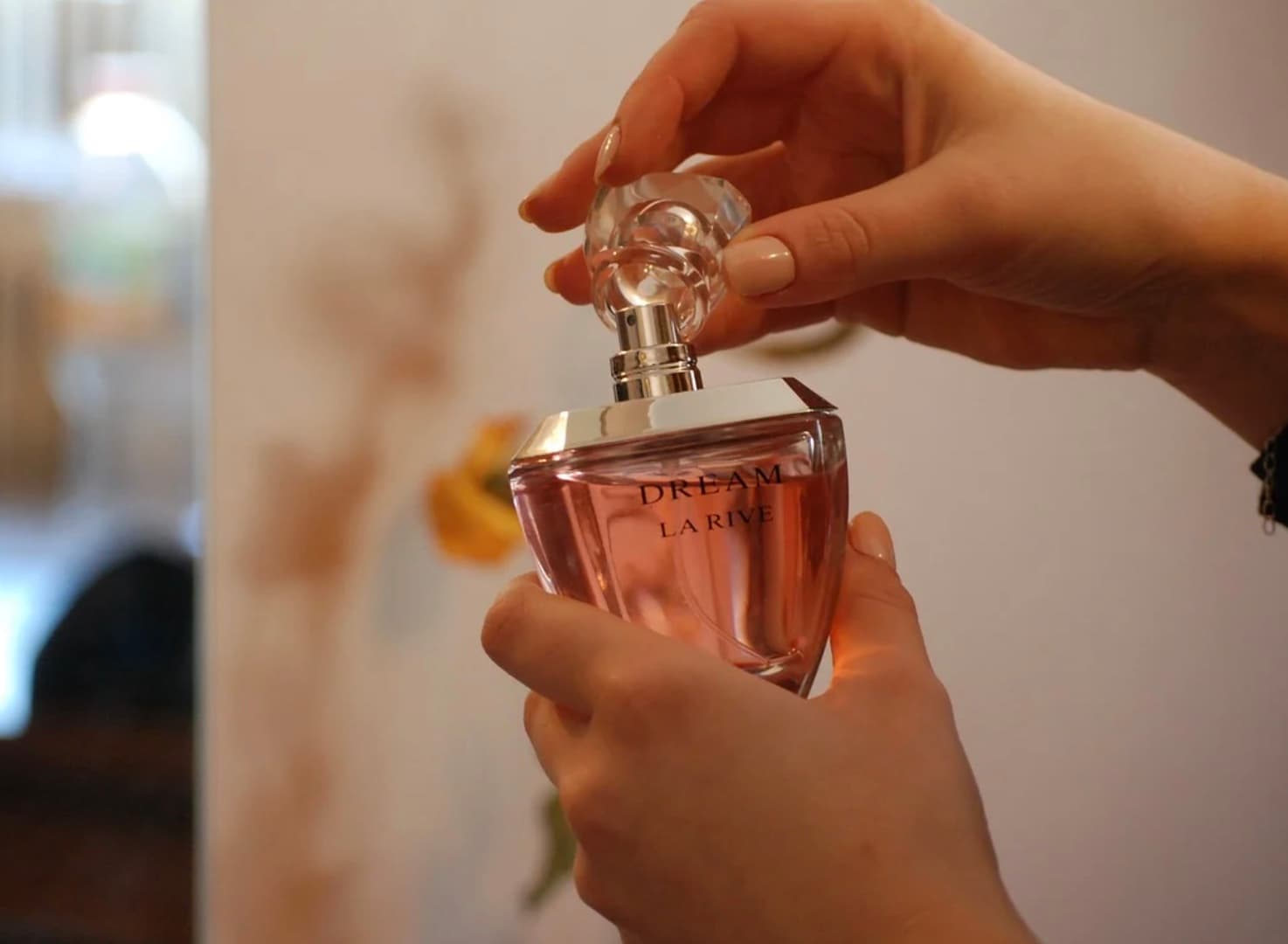 6 Common Mistakes Women Make When Wearing Perfume
