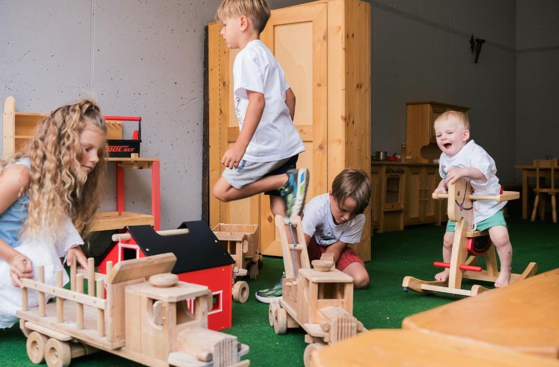 Types of childcare services and a few tips to choose the right one