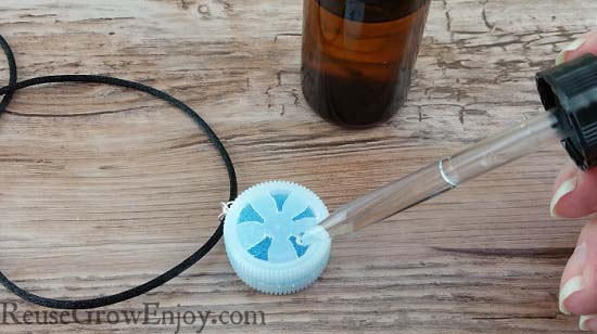 diy bottles upcycled bottle top oil diffuser necklace reusegrowenjoy