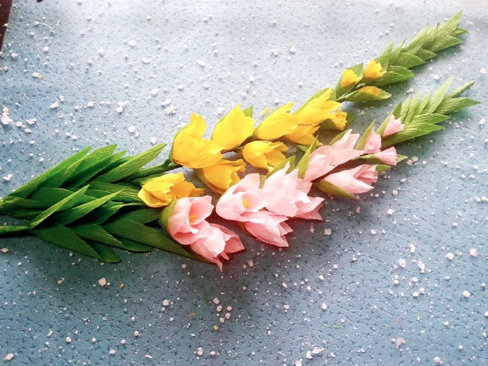 paper flowers diy gladiolus paper flowers simplecraftidea