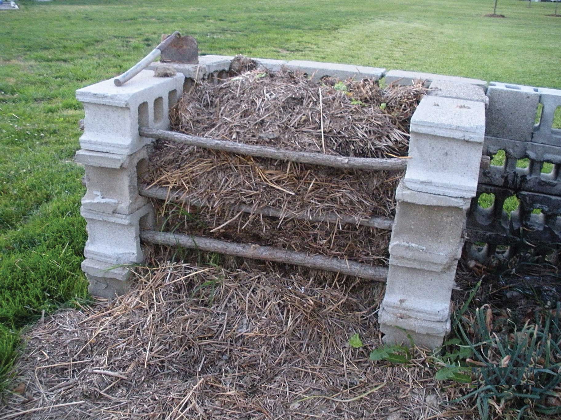 compost bin kitchen ceder block compos .backwoodshome