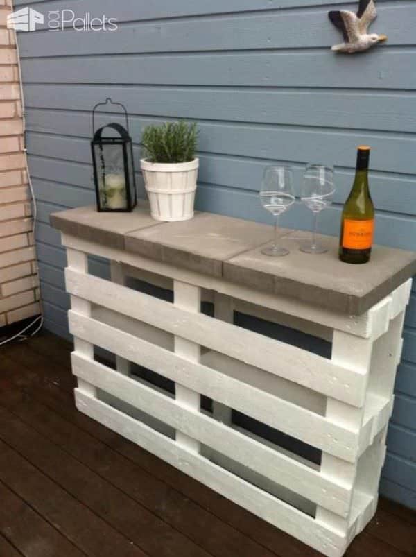 1001pallets.com easy diy project pallet outdoor bar 600x803 1