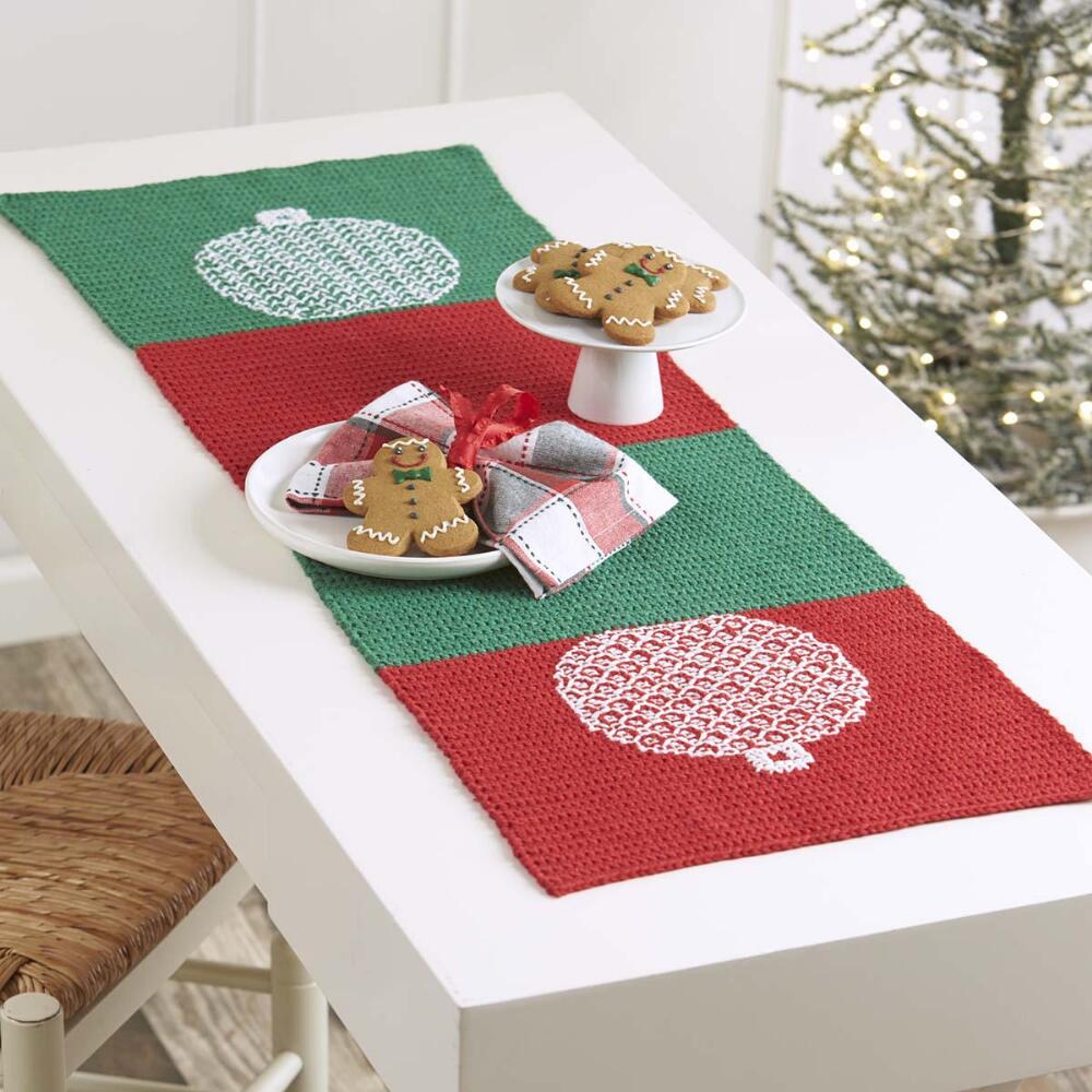 crochet crafts holidaymotiftablerunner willowyarns