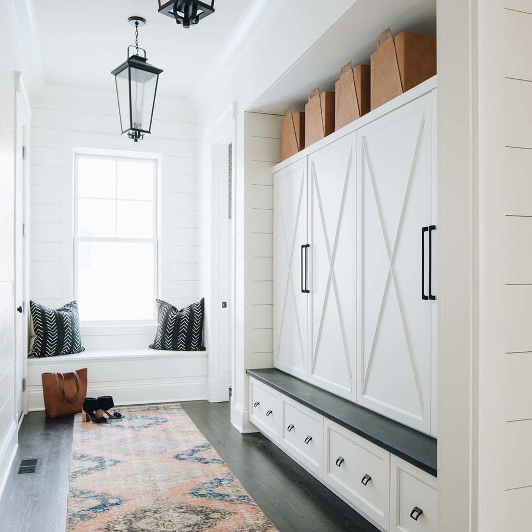 mudroom ideas black white big mudrooom with window sill CCLdo1fpF0Q