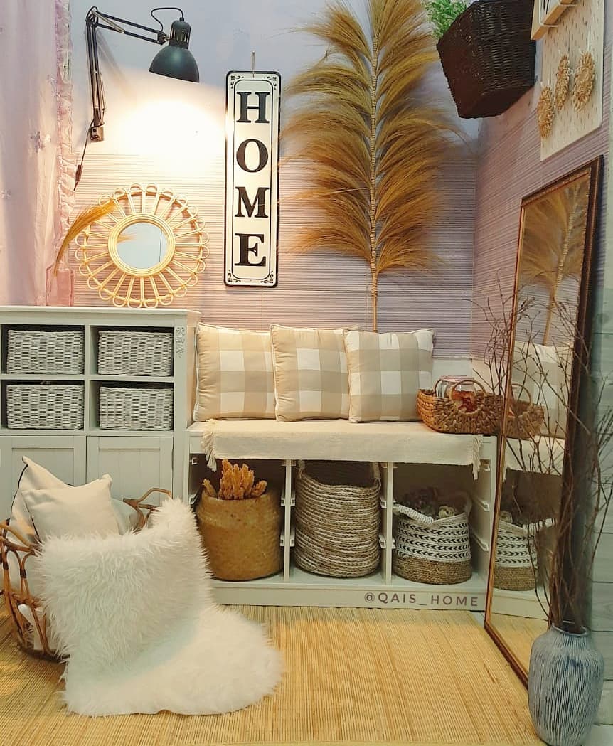 mudroom ideas fun beachy bohoo style CCi6hg5jBCZ