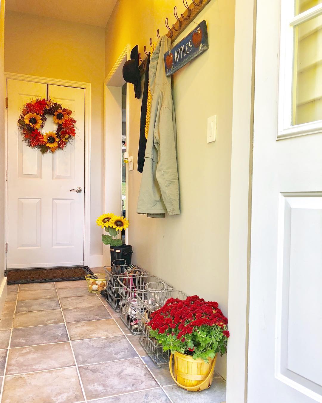 mudroom ideas wire baskets and hooks faux mudroom BoULkFlFGro