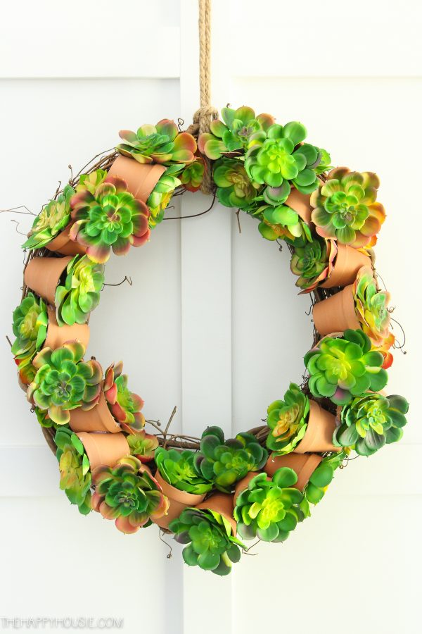 terracota DIY succulent wreath thehappyhousie.