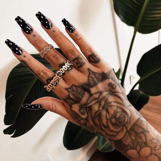 15 Edgy And Dramatic Black Nails Ideas