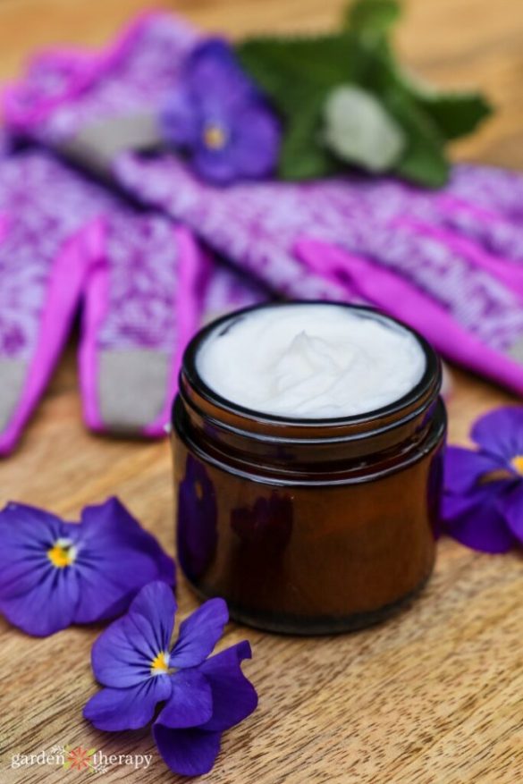 15 DIY Hand Moisturizers For Silky, Ageless Hands