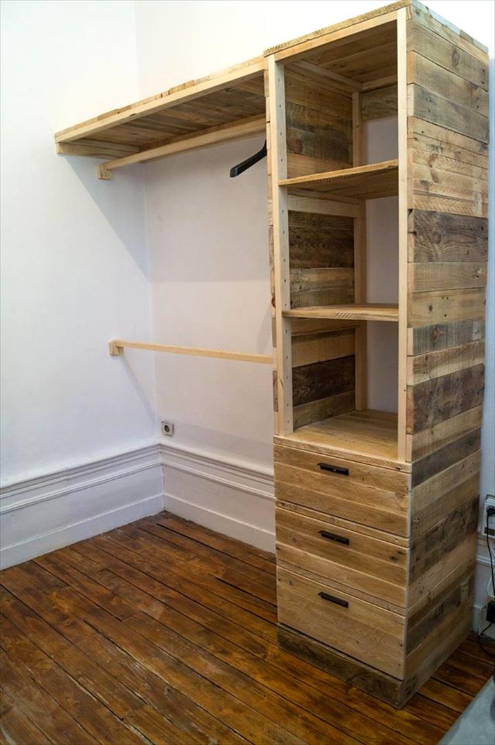 build a dressing room with pallets for free 6 1