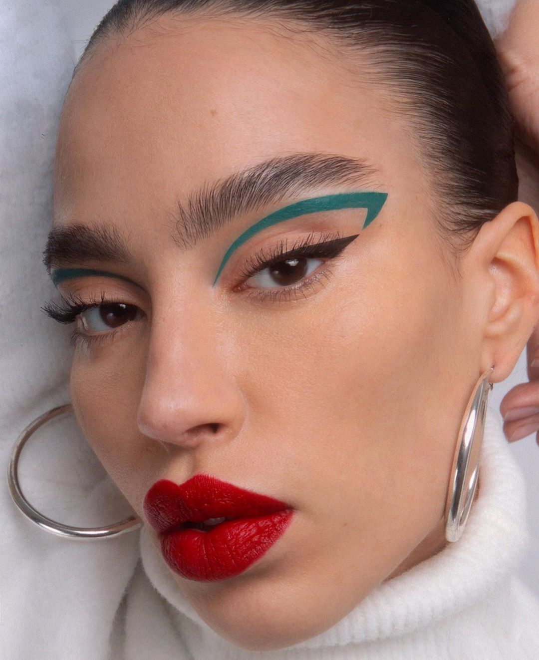 15 Ideas Of The Latest "Floating" Eyeliner Trend