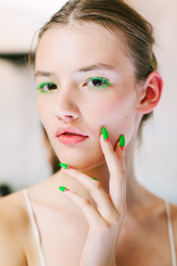 80s Fun Is Back! 15 Colored Mascara Ideas