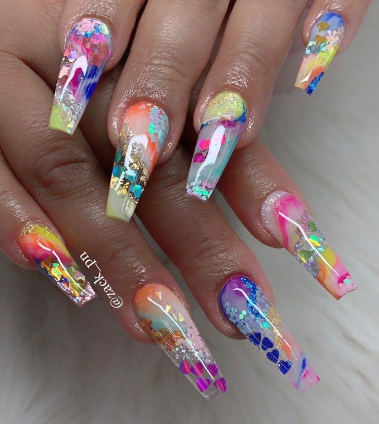 18 Vibrant Designs On Purely Crystal Clear Nails