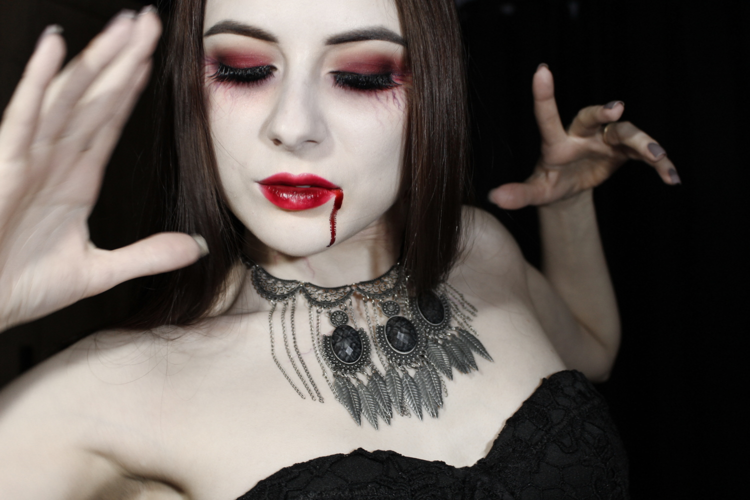 halloween makeup vampire lizbreygel