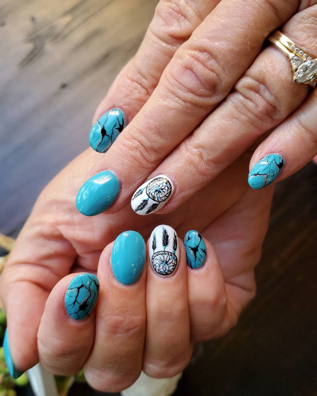 20 Stunning Designs For Short Acrylic Nails In All Shapes