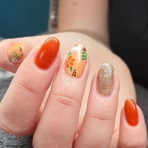 20 Stunning Designs For Short Acrylic Nails In All Shapes