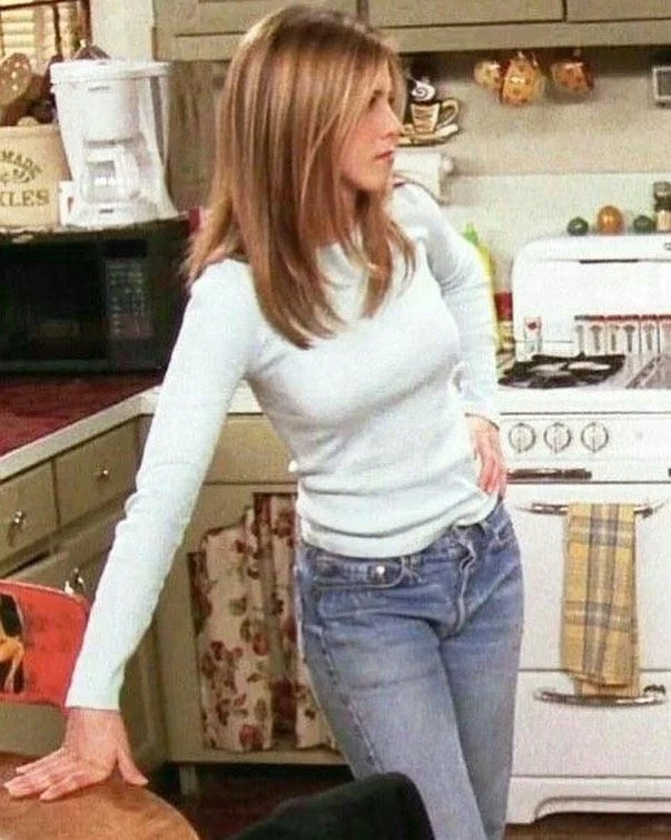 The Fashion Muse Rachel Green S Iconic Outfits