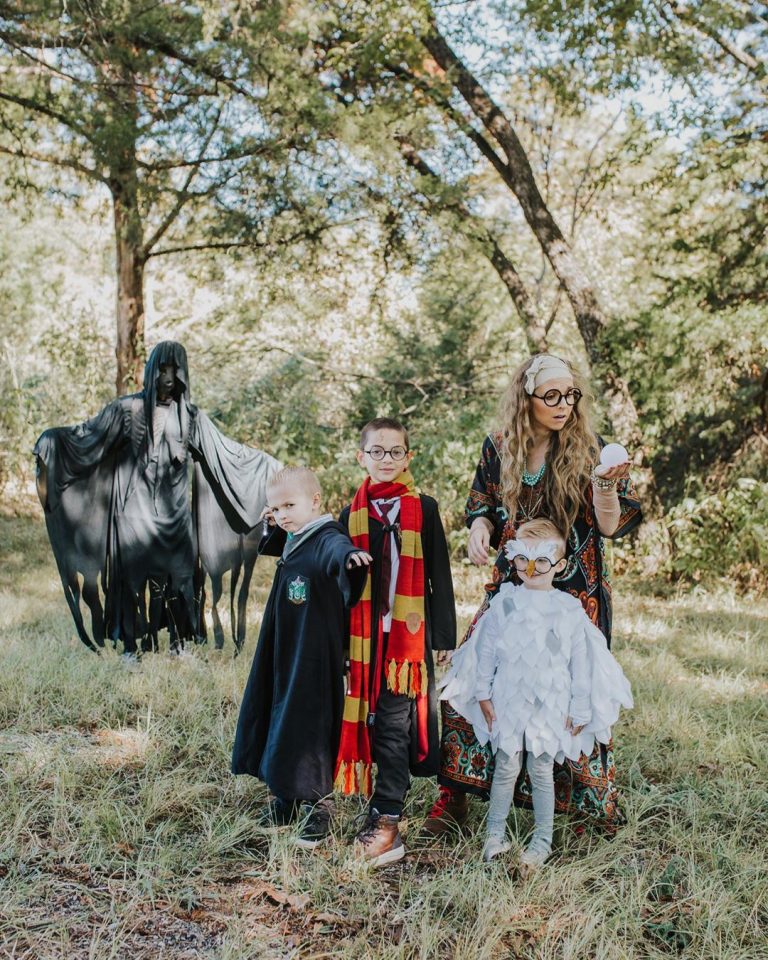 20 Awesome Costumes For Family Halloween