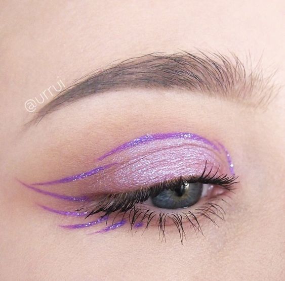 16 Super Cool Makeup Looks Using Glitter Eyeliners