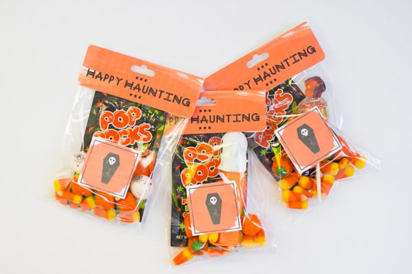 halloween bags diy printable trick treat bag labels lovelyindeed