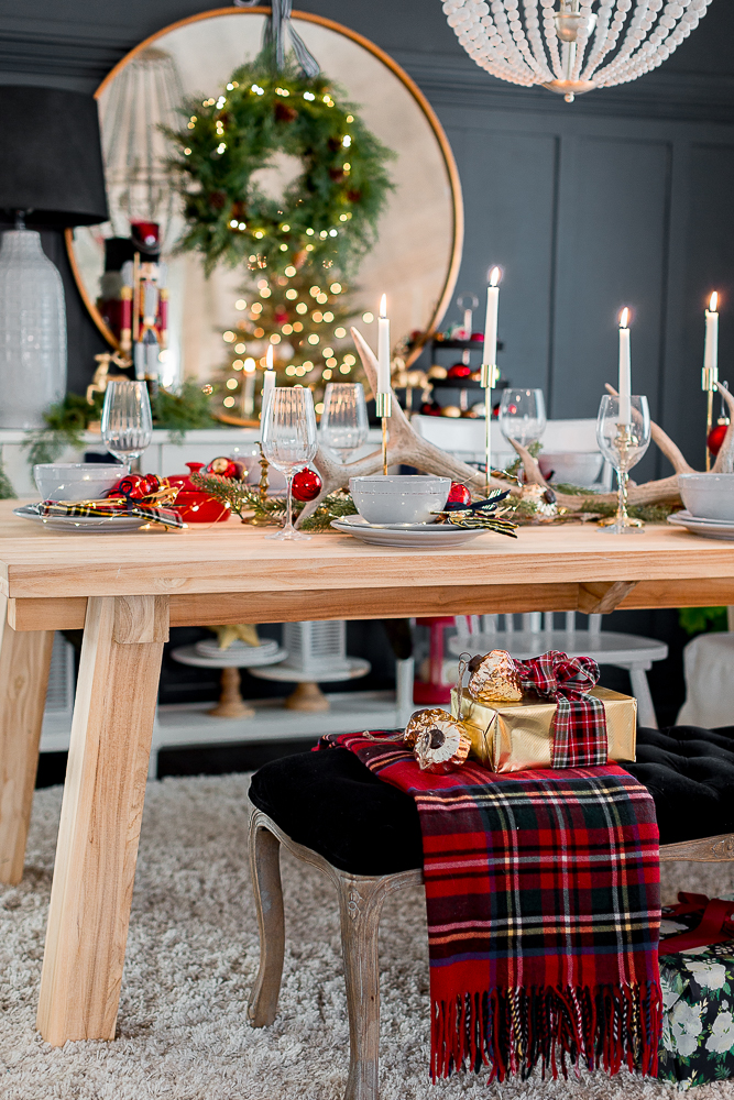 17 Gorgeous Table Decorations For Your Christmas Family Dinner