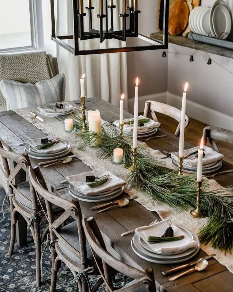 17 Gorgeous Table Decorations For Your Christmas Family Dinner