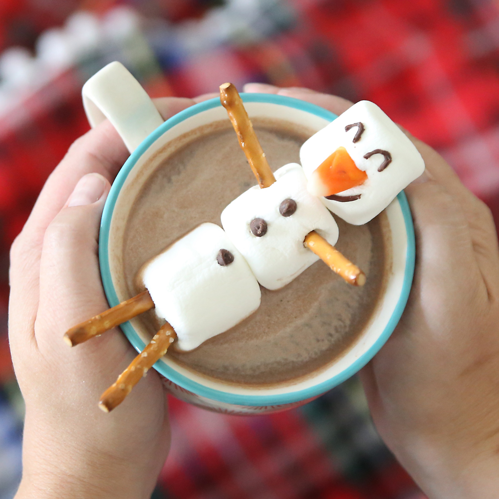 marshmallow snowman hot chocolate easy kids food craft activity winter fun how to make a marshmallow snowman 1