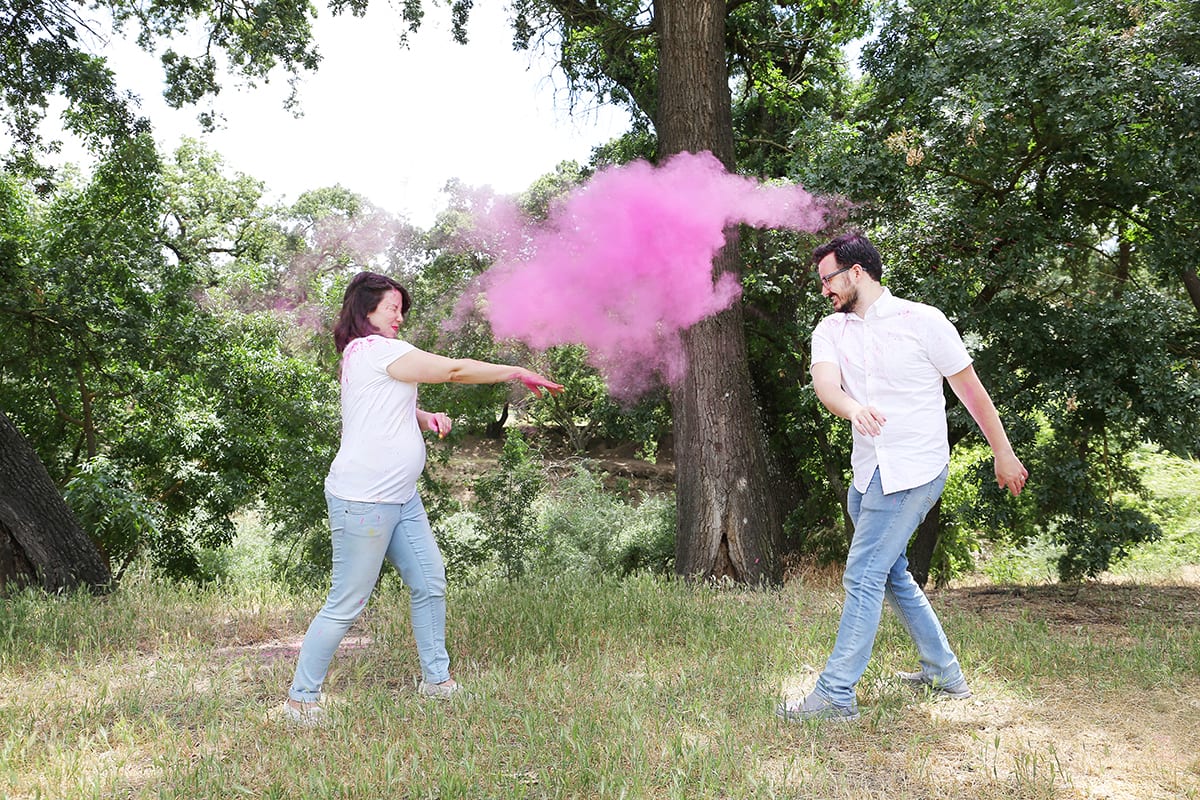 Gender Reveal ideas colored powder fight lovelyindeed