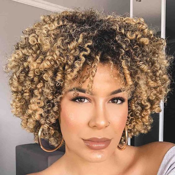 Brown Curly Bob With Light Caramel Highlisght