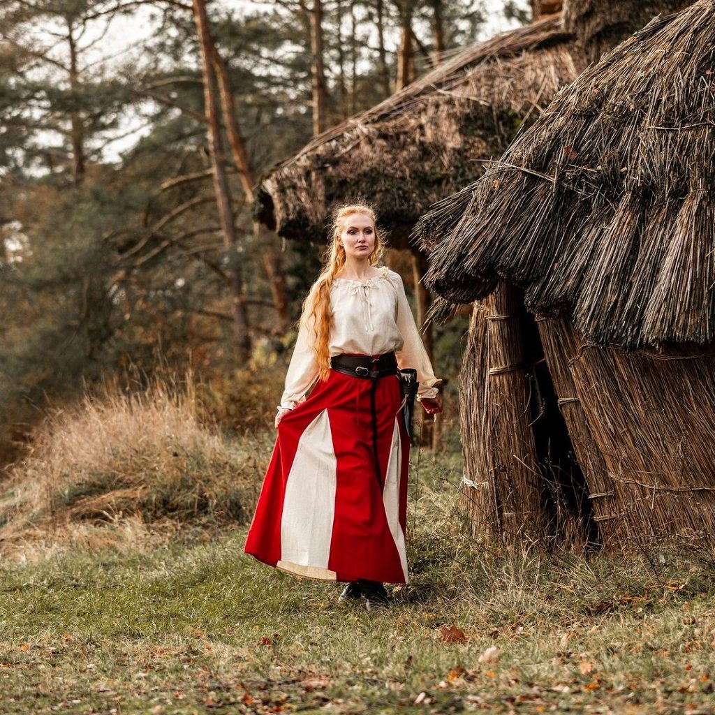 Medieval Style Outfits: Embracing Historical Elegance in Modern Fashion