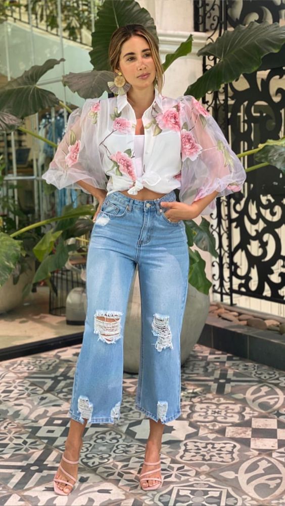Ripped Capri Wide-Leg Jeans, Floral Wide Sleeved Sheer Bluse And Camisole