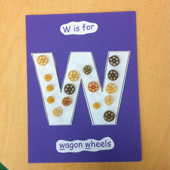 W for Wagon Wheel Macaroni Art
