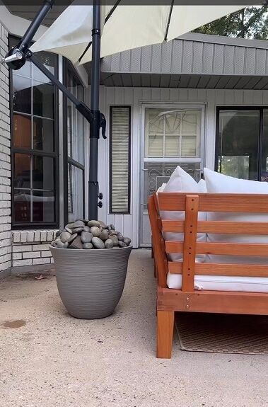 Concrete Planter With Pebbles Umbrella Stand