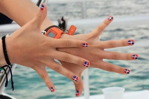 Dominican Flag Short Nails