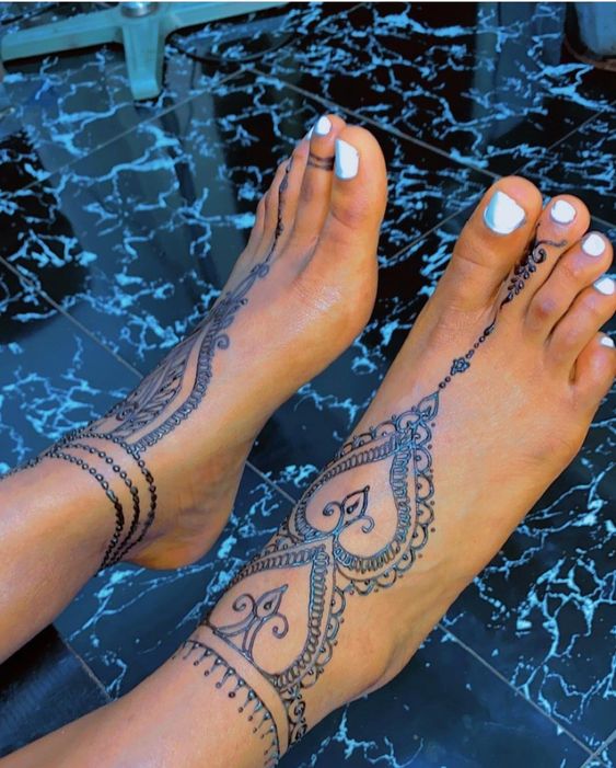 Mahndala Design On Feet