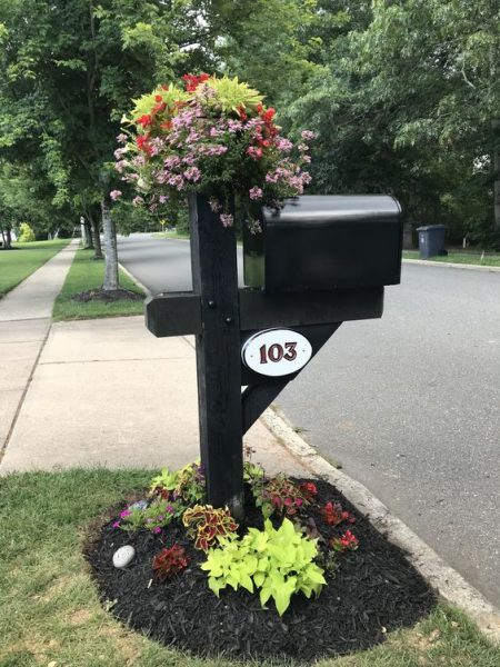 Mailbox Flower Bed Ideas: Spruce Up Your Curb Appeal with Blooms!