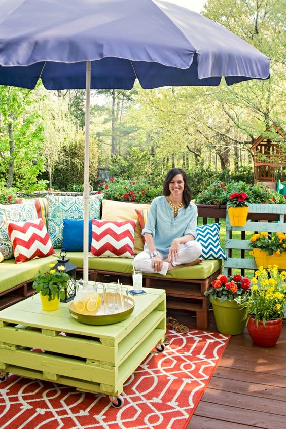 Pallet Patio Table Umbrella Stand