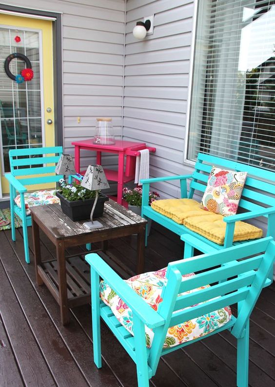 Pink And Blu Porch Furniture